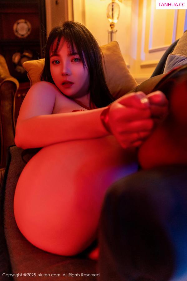   [XiuRen]高清写真图 2025.02.17 No.9891 软情 美臀黑丝第77张图片